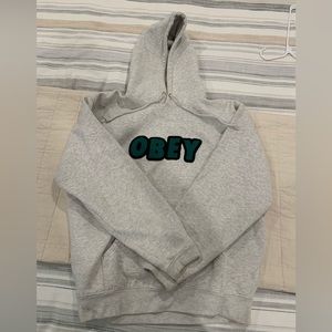 OBEY sweatshirt rug style letters